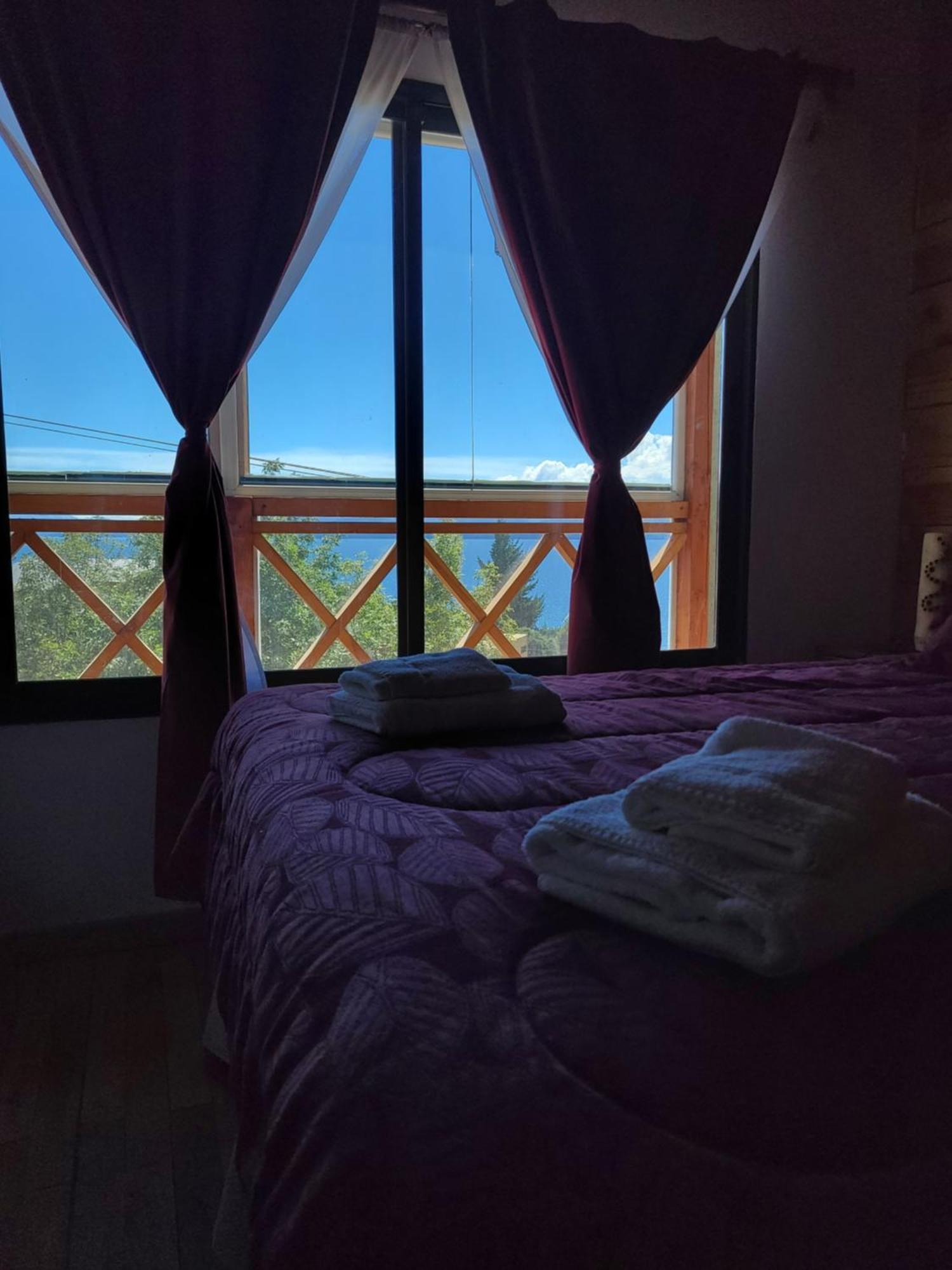 Dpto Tipo Cabana Con Vista Al Lago Apartment San Carlos de Bariloche Luaran gambar